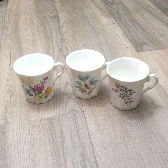 3 ROYAL GRAFTON 1950S MUGS - Picture 1 of 8